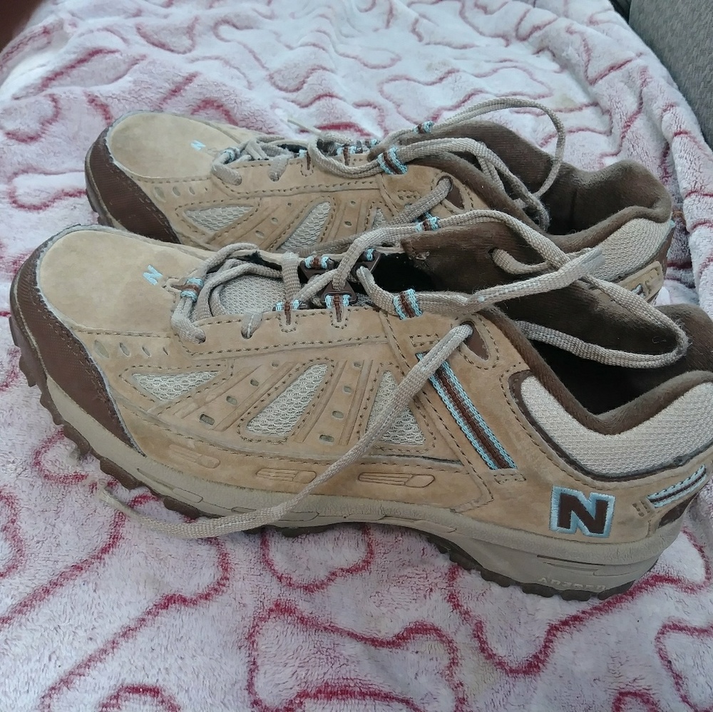 Womens 645 new balance hiking shoes